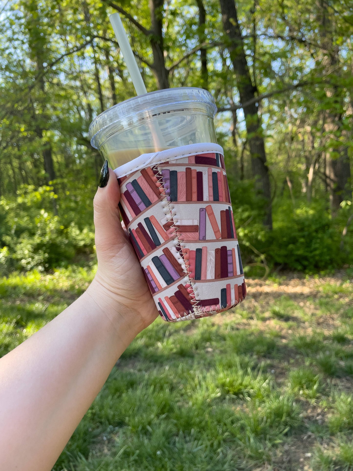 16oz Drink Sleeve | Bookshelf