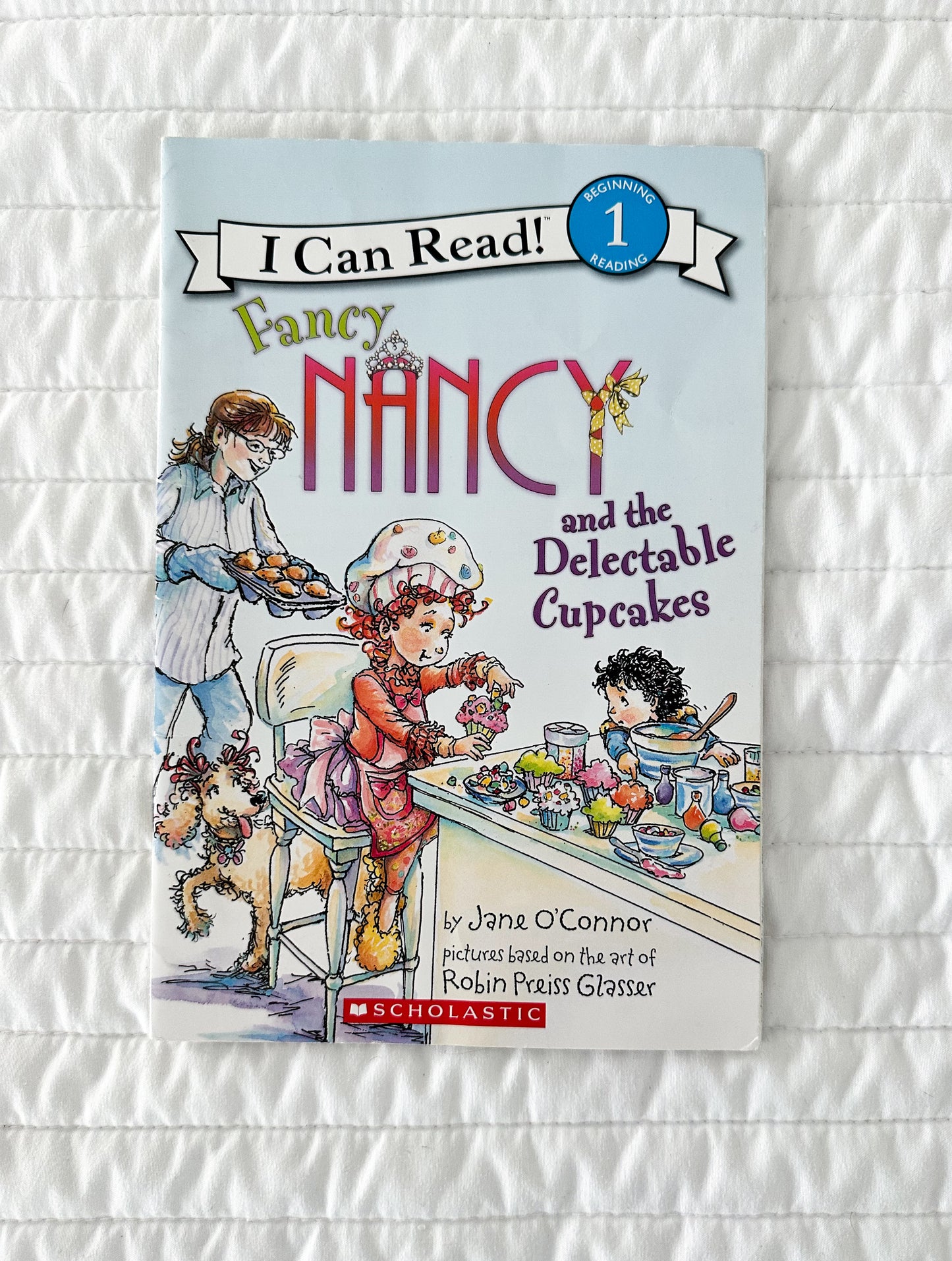 Fancy Nancy and the Delectable Cupcakes by Jane O'Connor