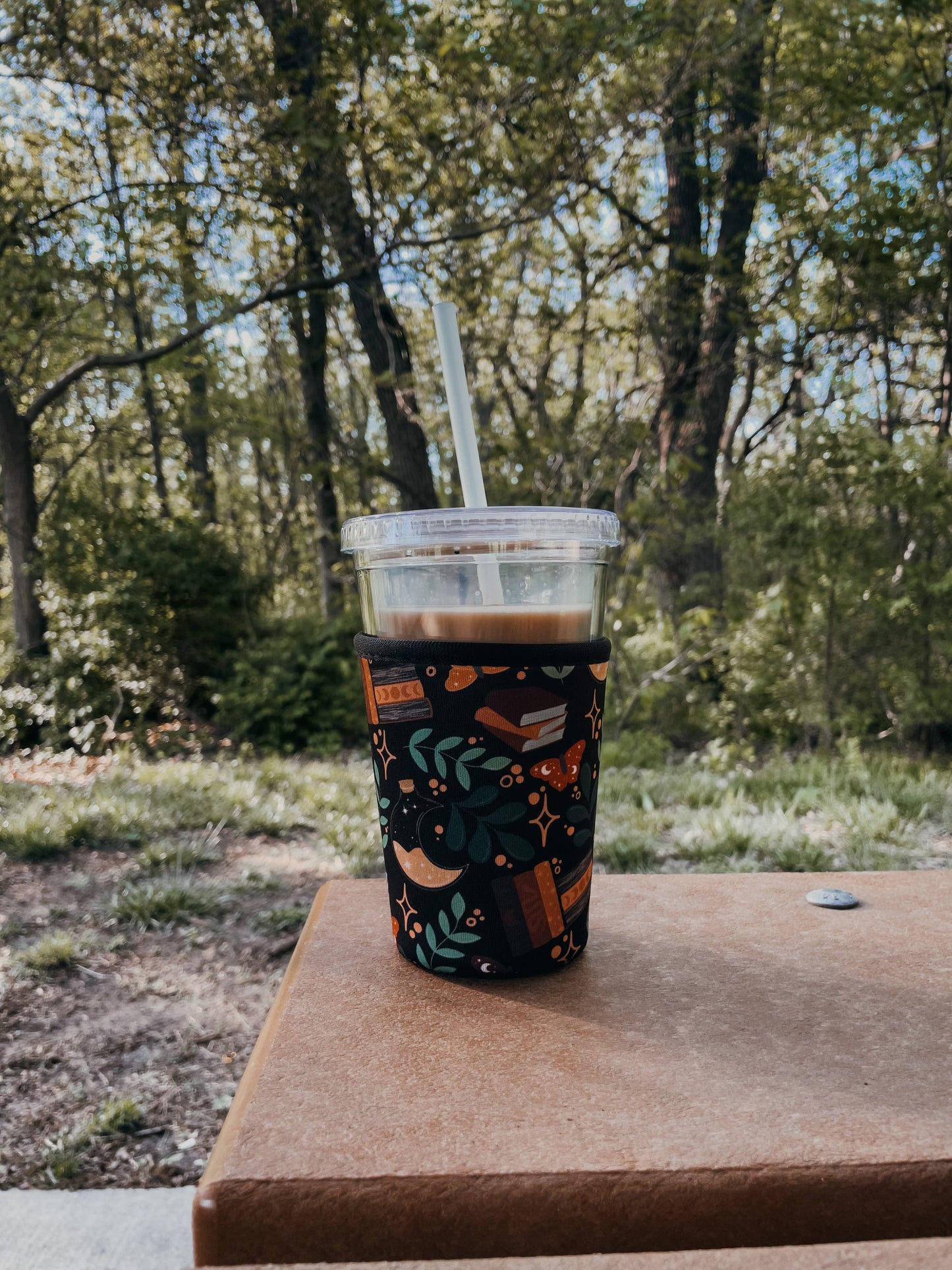 16oz Drink Sleeve | Burgundy Books